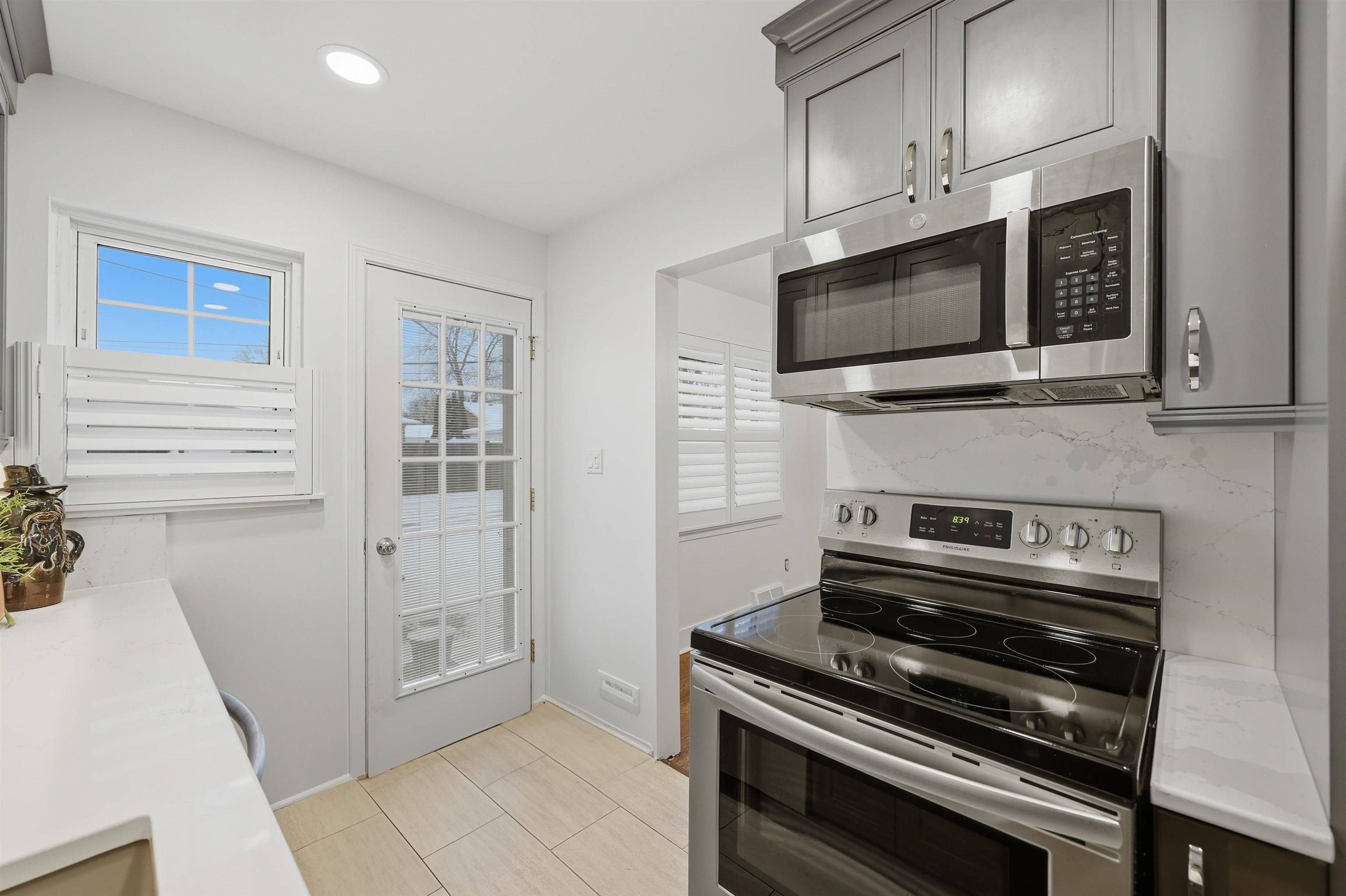 Saint Clair Shores, MI 48080,23208 Edsel Ford CT