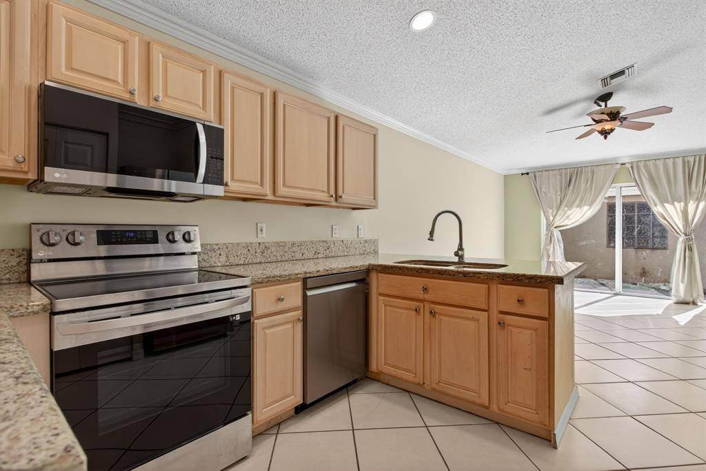 Coconut Creek, FL 33073,4064 Crescent Creek Dr