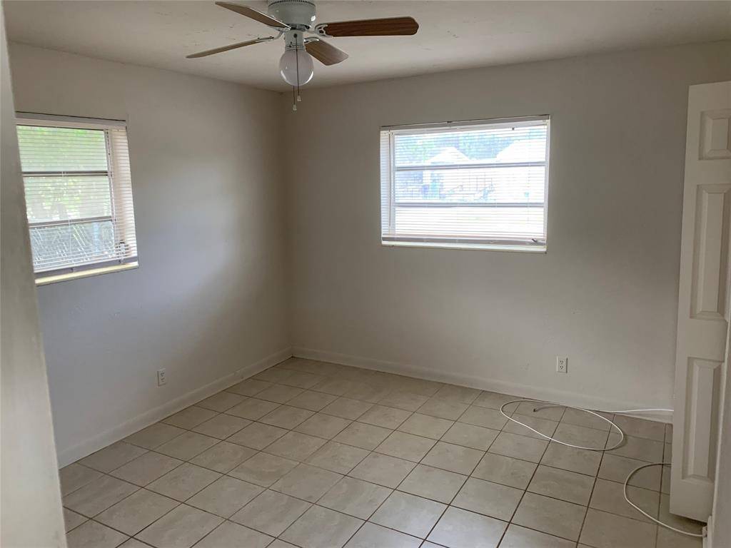 Hollywood, FL 33024,7553 farragut ST