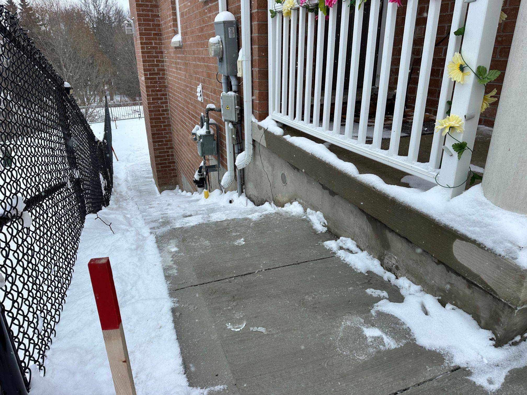 Cambridge, ON N3E 1A1,219 Ridge RD #Basement