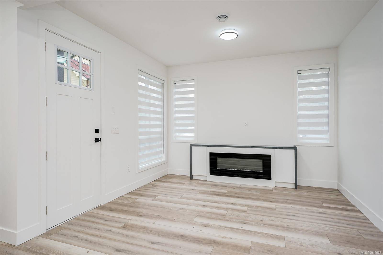 Central Saanich, BC V8M 1H4,1171 STELLY'S CROSS Rd #6