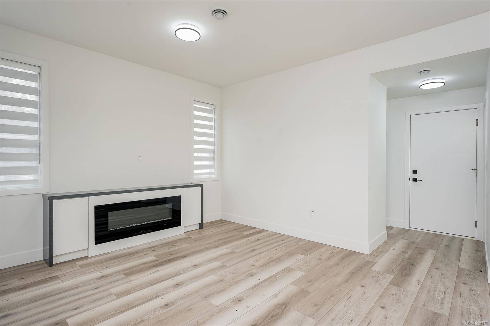 Central Saanich, BC V8M 1H4,1171 STELLY'S CROSS Rd #6