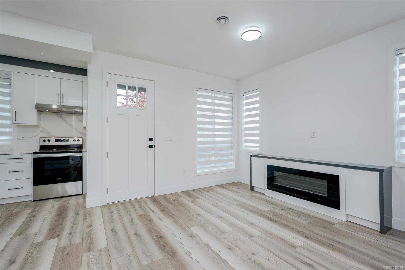 Central Saanich, BC V8M 1H4,1171 STELLY'S CROSS Rd #6