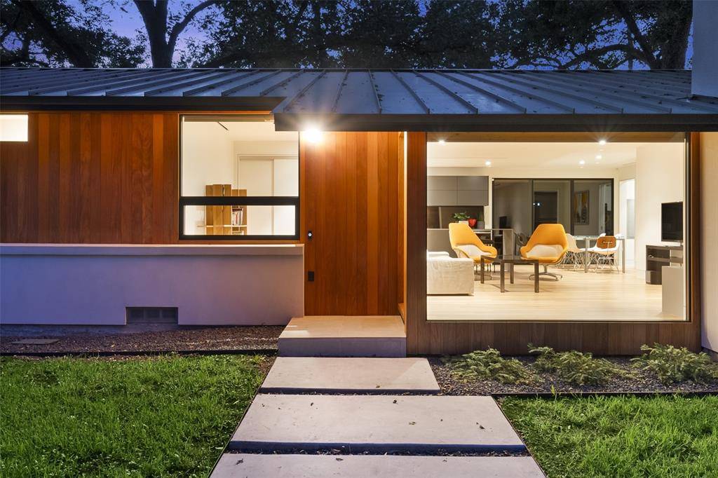 Dallas, TX 75218,8571 Eustis Avenue