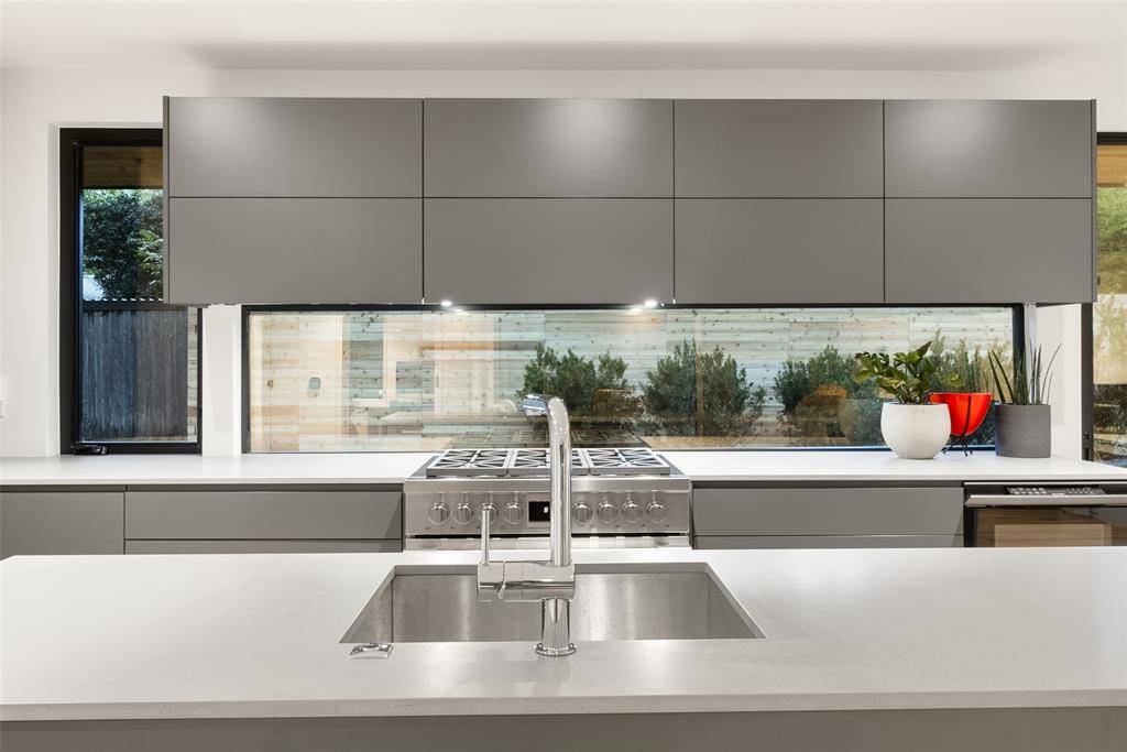 Dallas, TX 75218,8571 Eustis Avenue