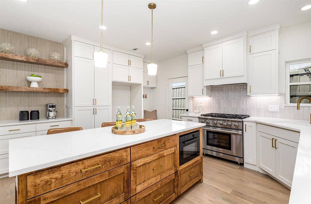 Dallas, TX 75214,6402 Lakewood Boulevard