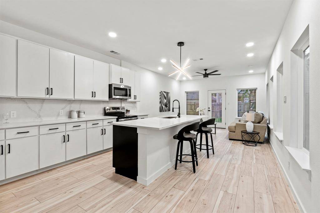 Dallas, TX 75215,2230 Hooper Street