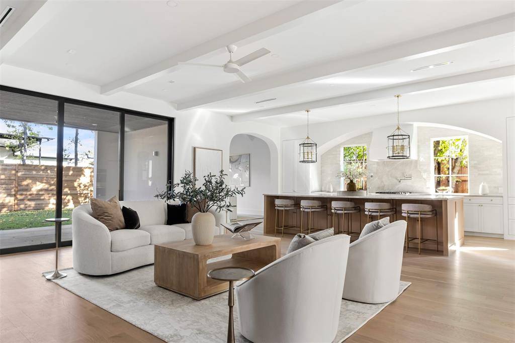 Dallas, TX 75220,9826 Mixon Drive