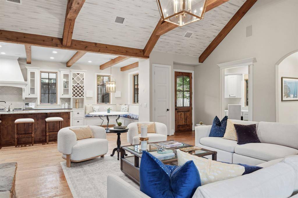 Dallas, TX 75218,8129 San Fernando Way