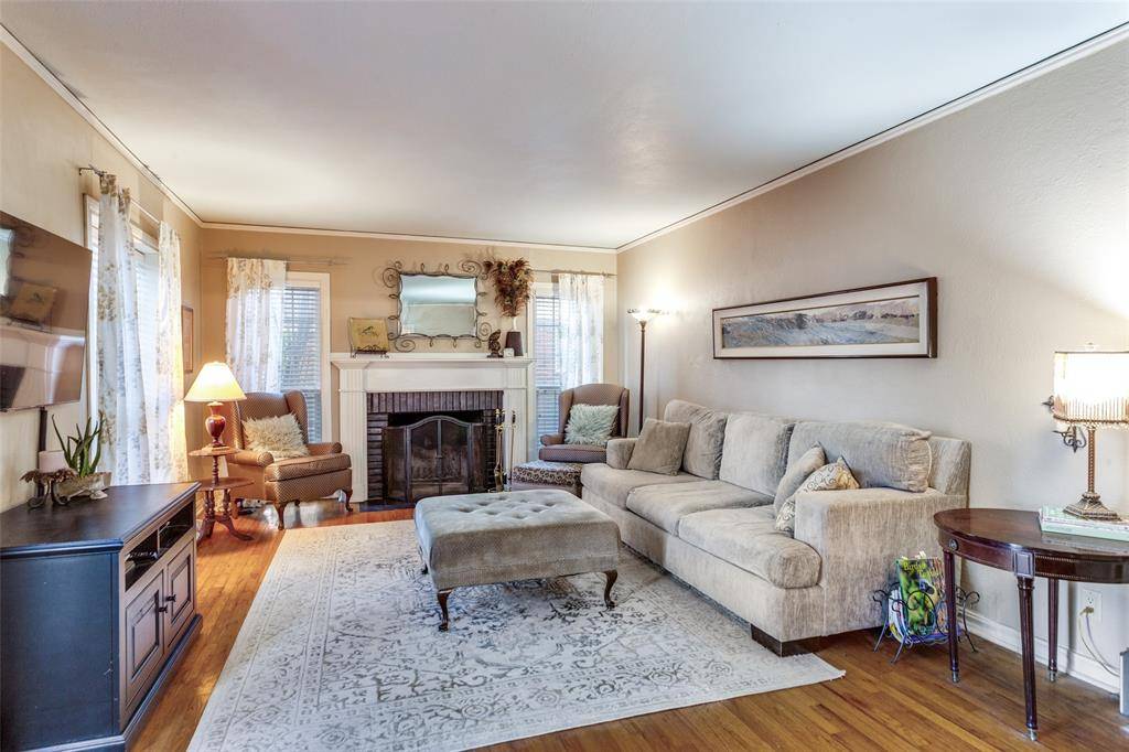 Fort Worth, TX 76109,3721 Westcliff Road S