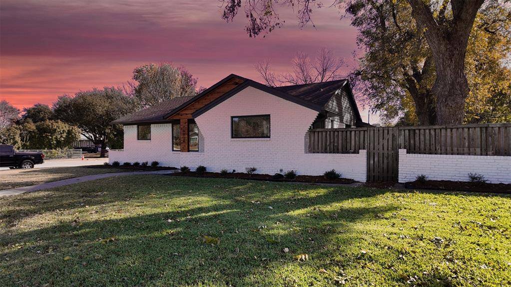 Dallas, TX 75231,6858 Freemont Street