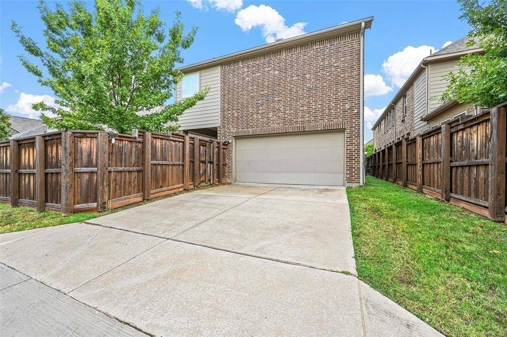 Irving, TX 75063,7116 isle Royal Lane