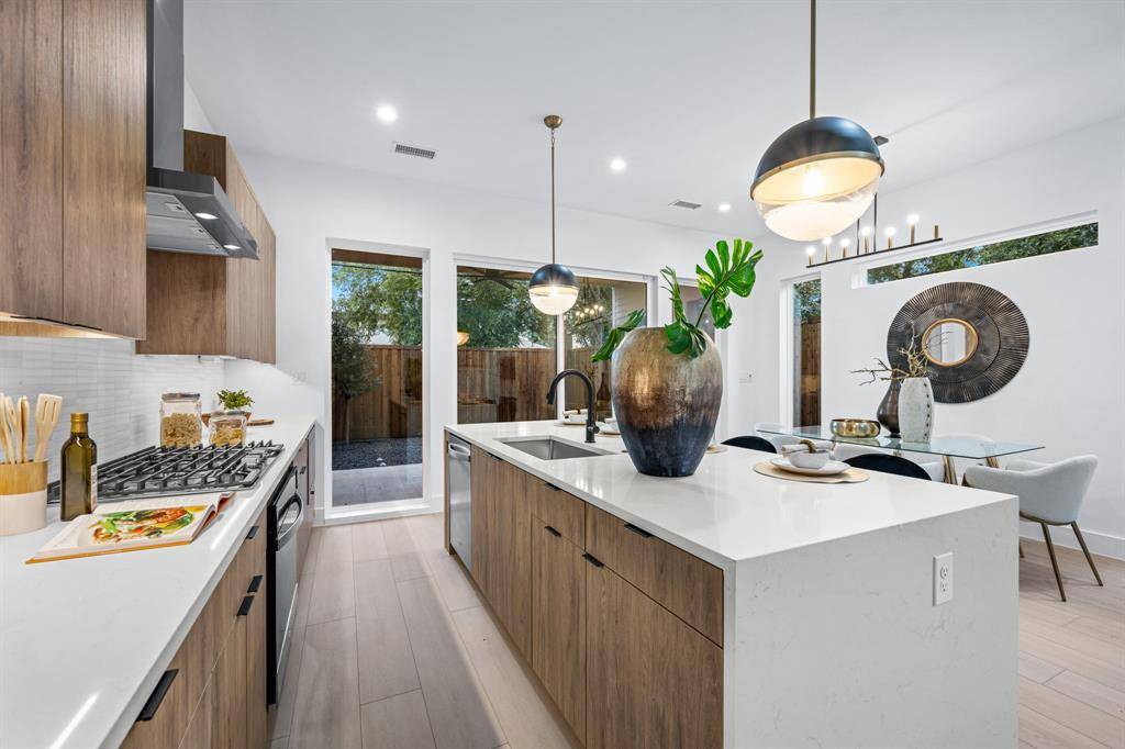 Dallas, TX 75208,812 W 10th Street