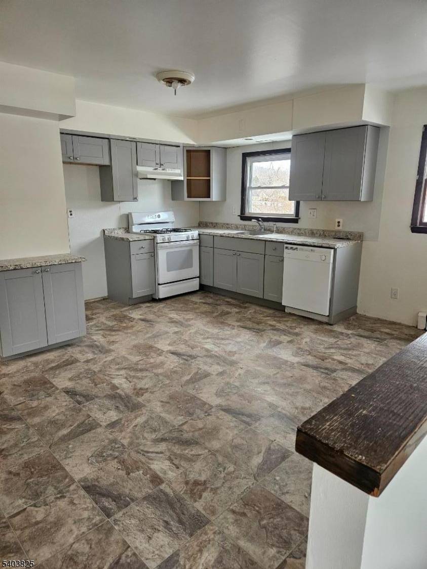 Pompton Lakes Boro, NJ 07442,112 Ringwood Ave #2