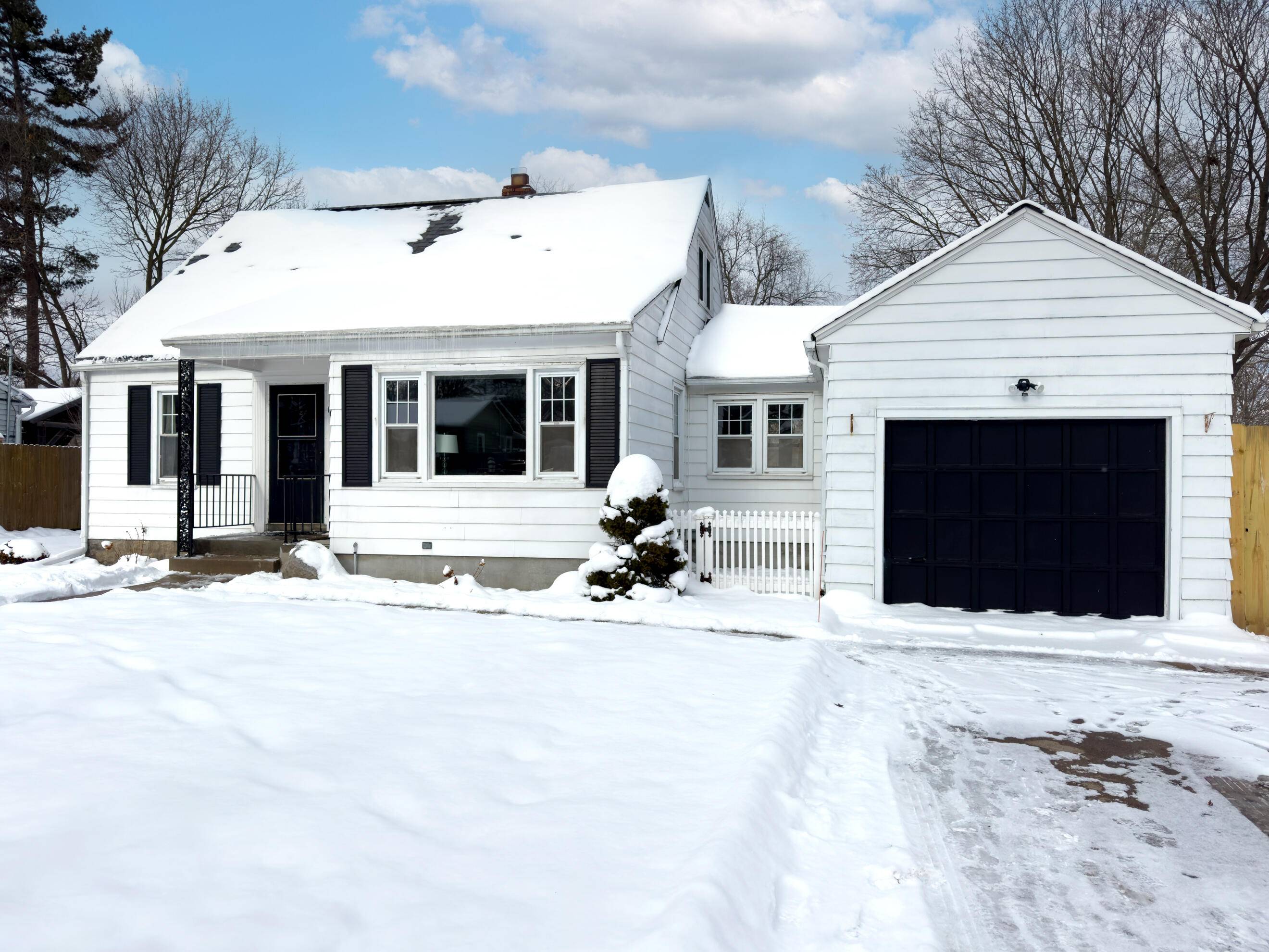 Kalamazoo, MI 49001,1617 Buena Vista ST