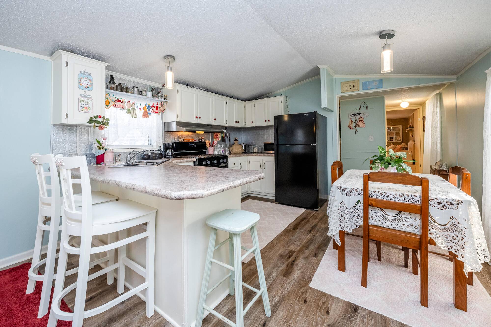 Benton Harbor, MI 49022,1565 M-63 ##65