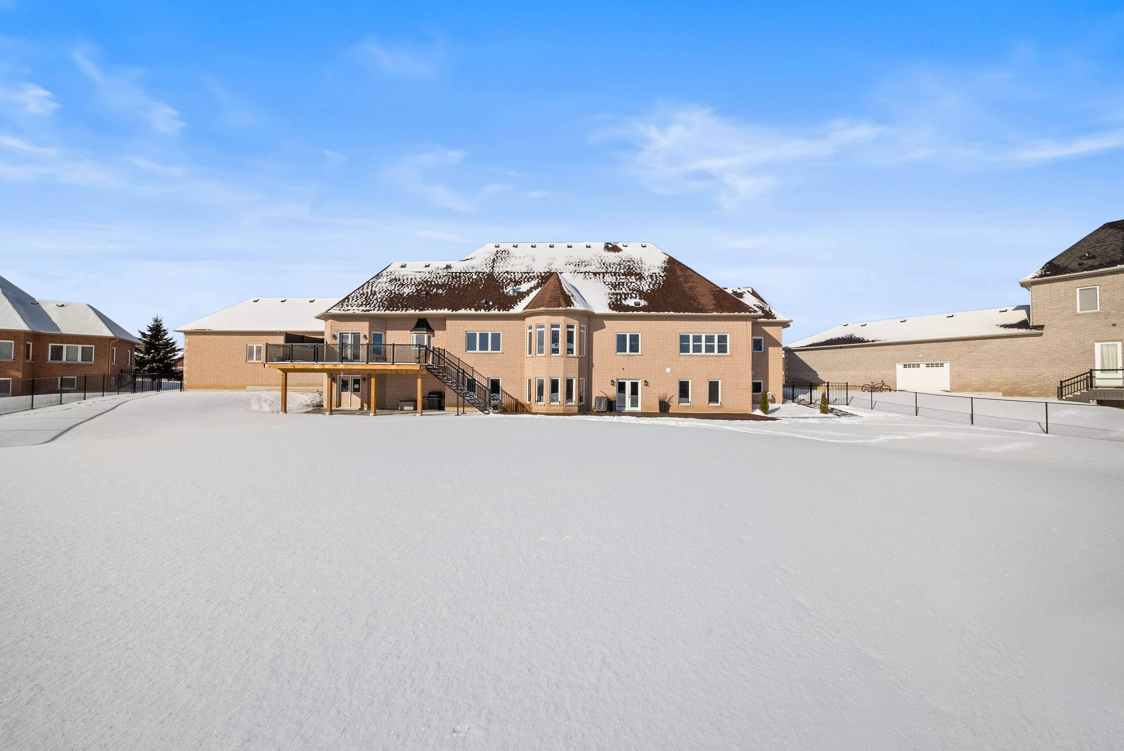 Pickering, ON L1Y 0A1,5121 Tom Thomson CT