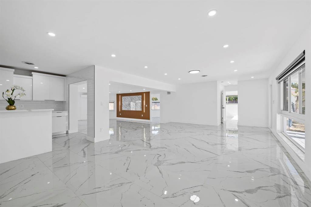 Fort Lauderdale, FL 33308,2185 Imperial Point Dr