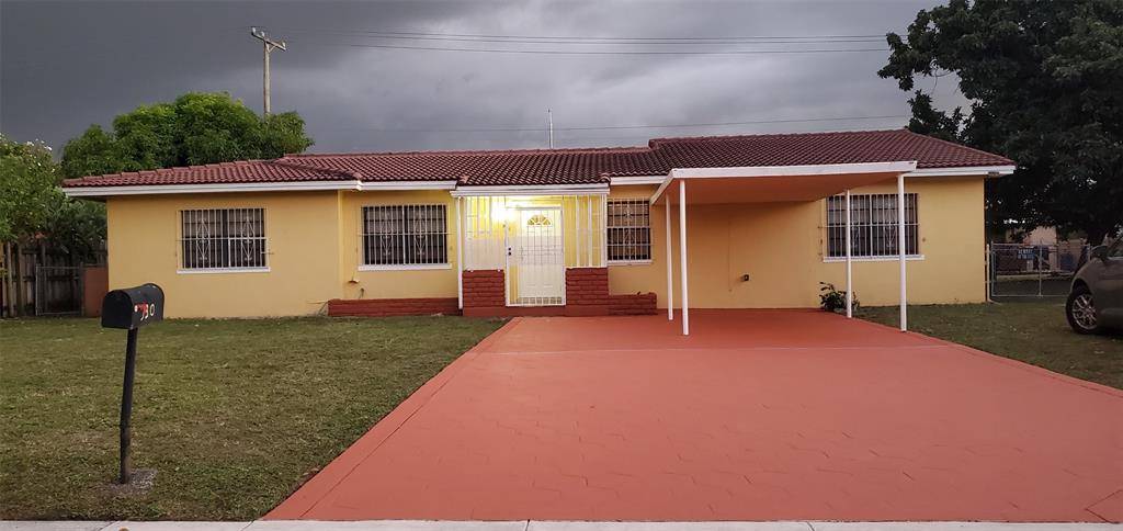 North Miami Beach, FL 33162,930 NE 160th St