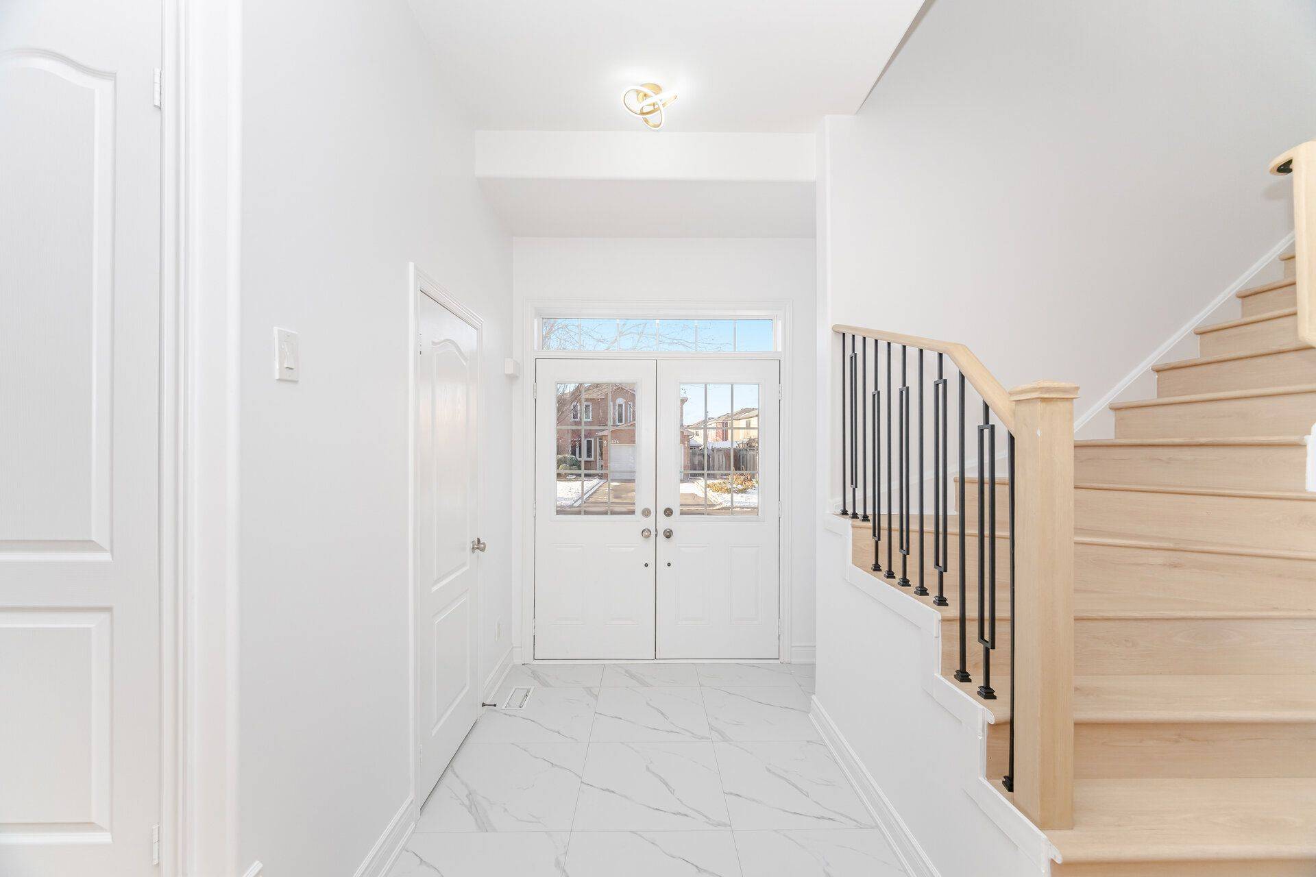 Mississauga, ON L5N 6B4,5843 Prairie CIR