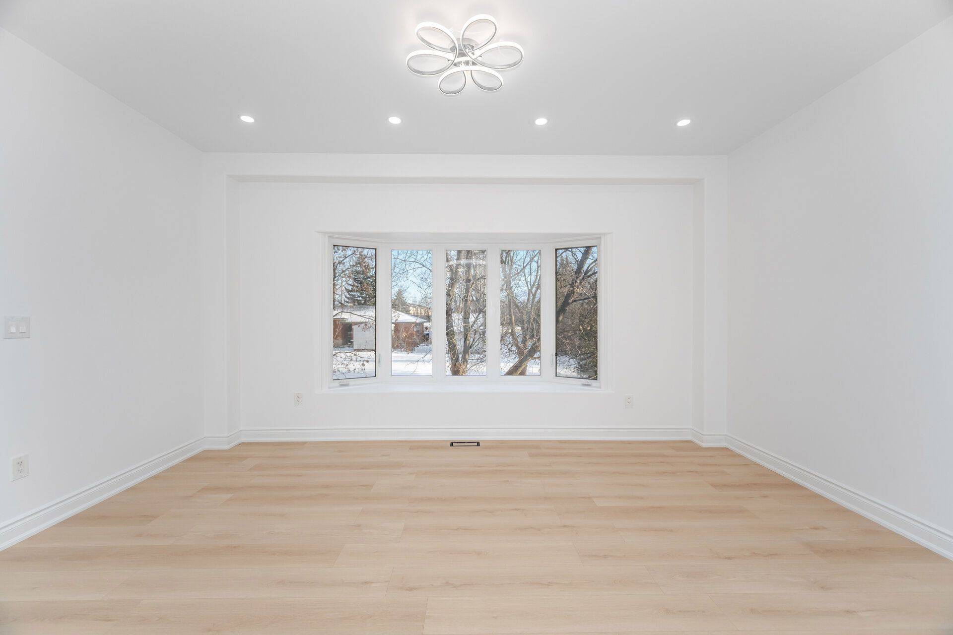 Mississauga, ON L5N 6B4,5843 Prairie CIR