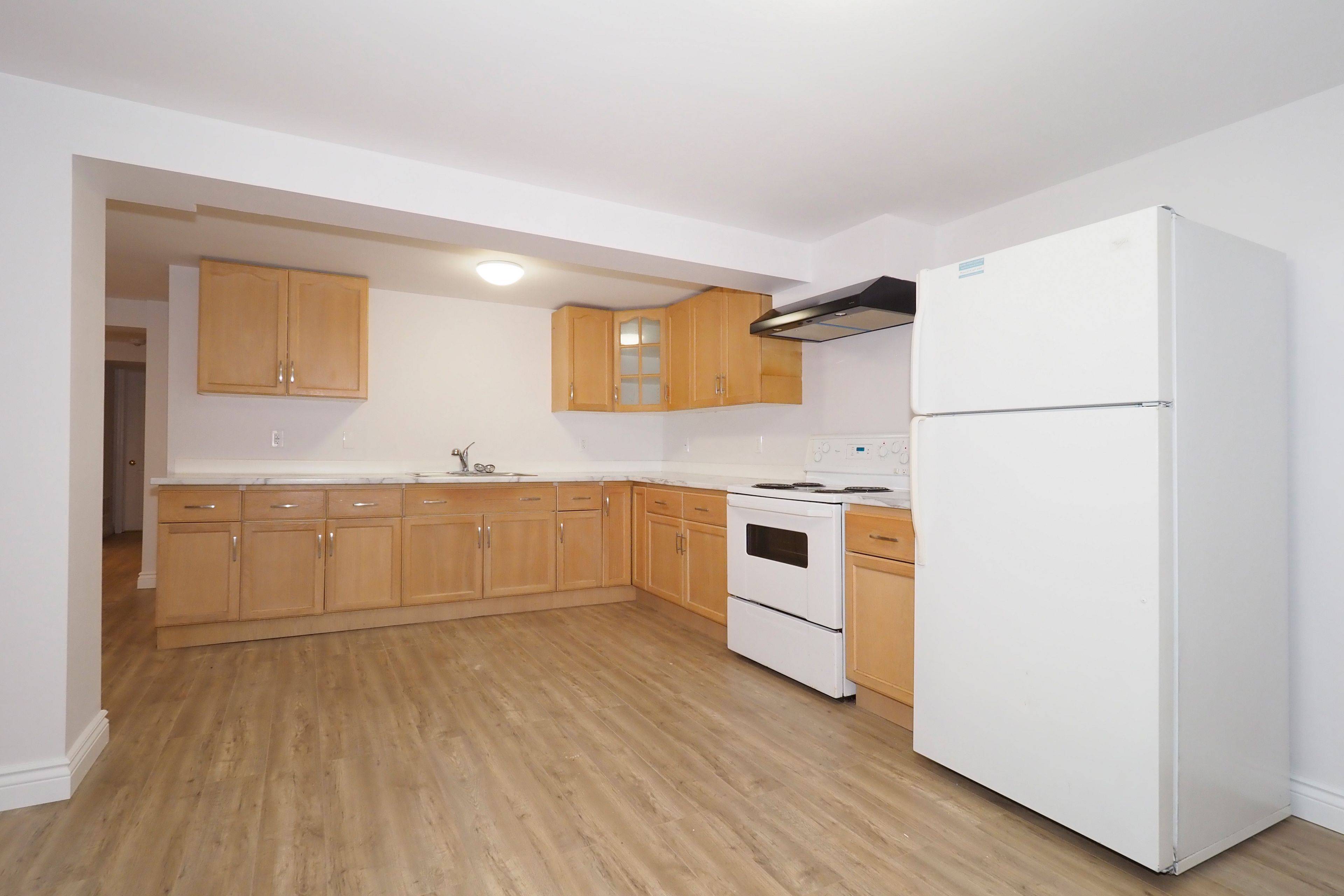 Kitchener, ON N2M 2E6,129 Hazelglen DR