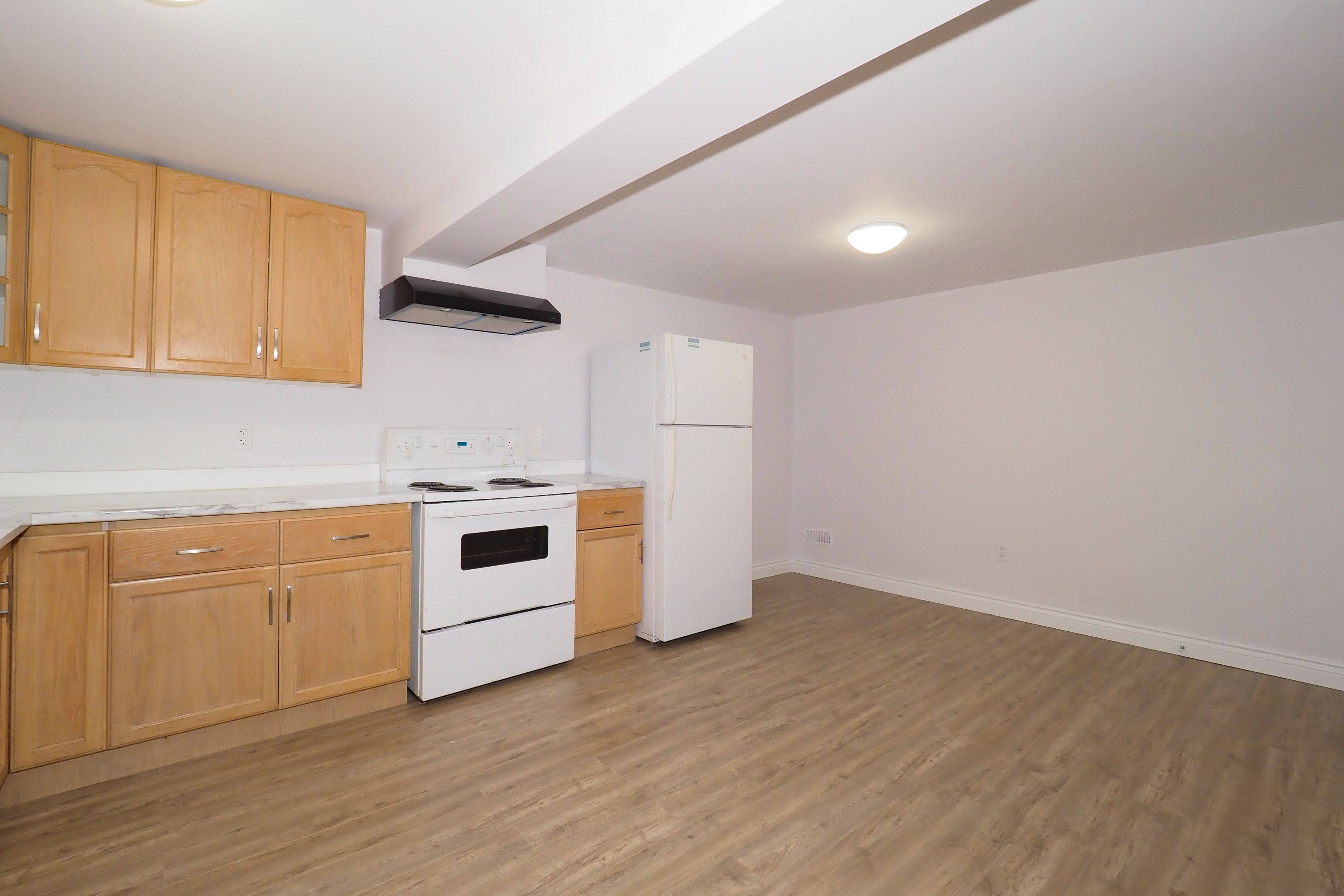 Kitchener, ON N2M 2E6,129 Hazelglen DR