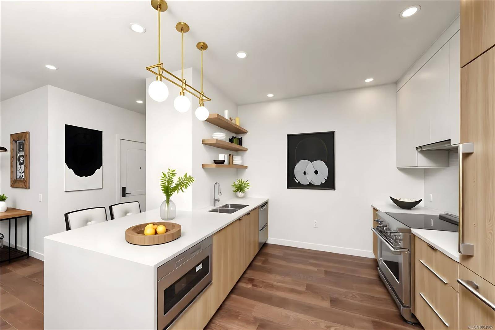 Sidney, BC V8L 2W5,9570 Fifth St #108