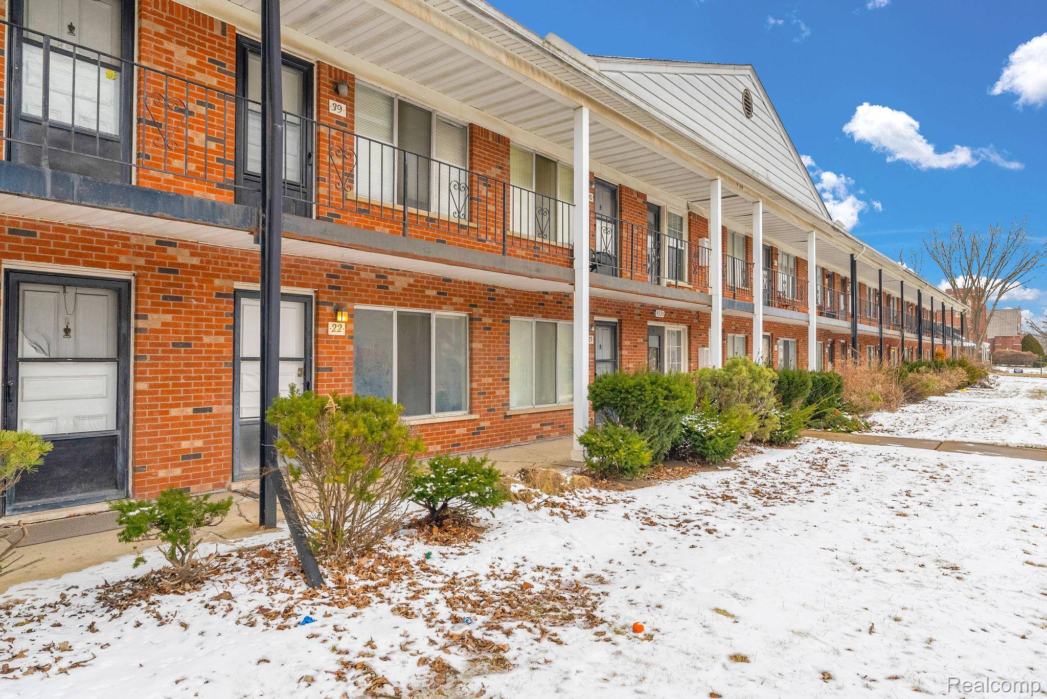 Detroit, MI 48224,4535 Cadieux RD ## 42 / 210