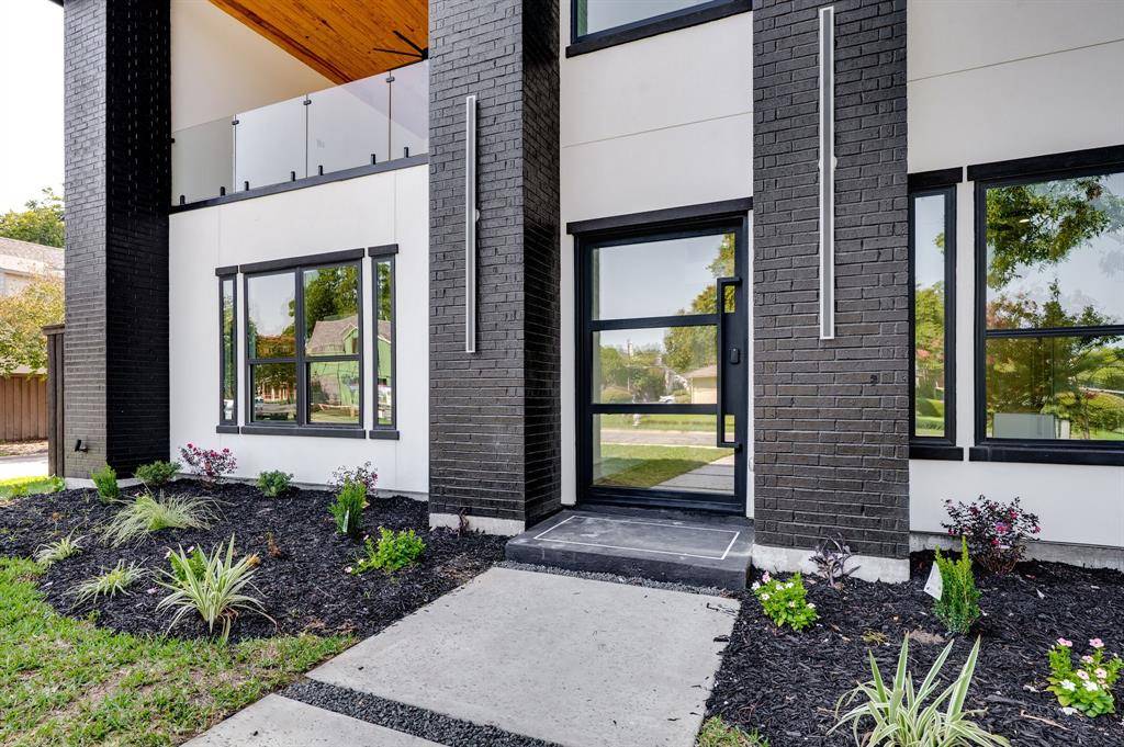 Dallas, TX 75209,7503 Robin Road