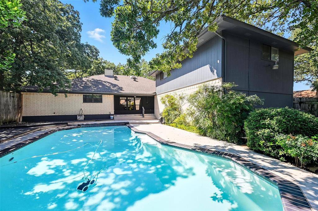 Arlington, TX 76011,2201 Adams Drive