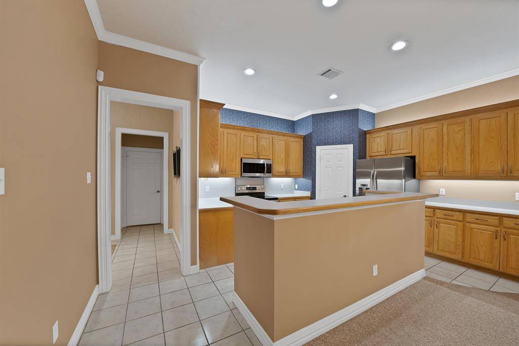 Hurst, TX 76053,1220 Woodland Park Drive