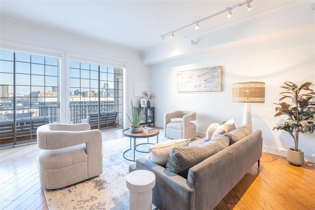 Dallas, TX 75219,3225 Turtle Creek Boulevard #1649