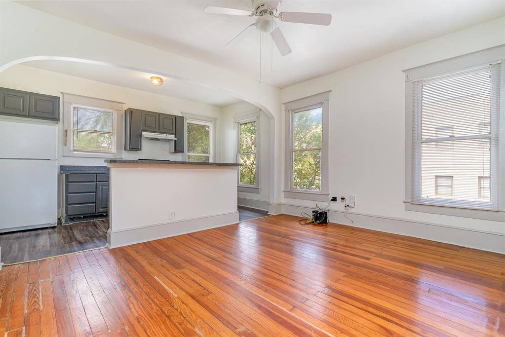 Dallas, TX 75208,1230 Kings Highway #4