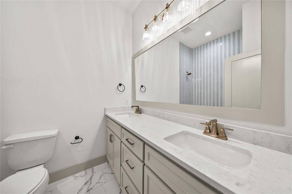 River Oaks, TX 76114,904 Boston Lane