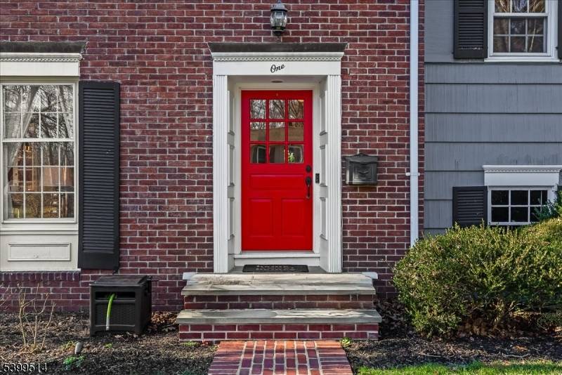 Morris Plains Boro, NJ 07950,1 Cleveland Ave