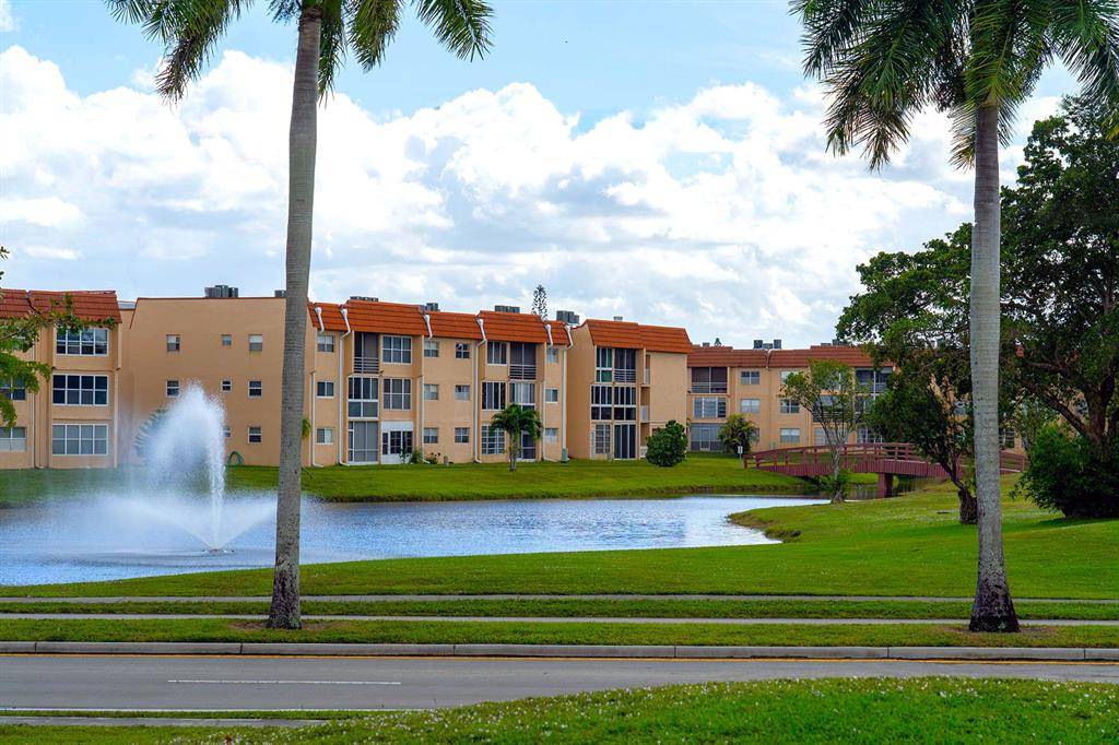 Sunrise, FL 33322,9061 Sunrise Lakes Blvd #109