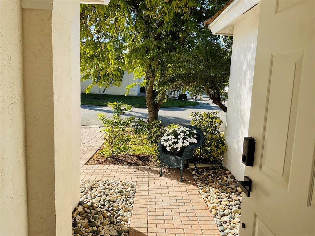 Fort Lauderdale, FL 33312,3339 SW 49th St