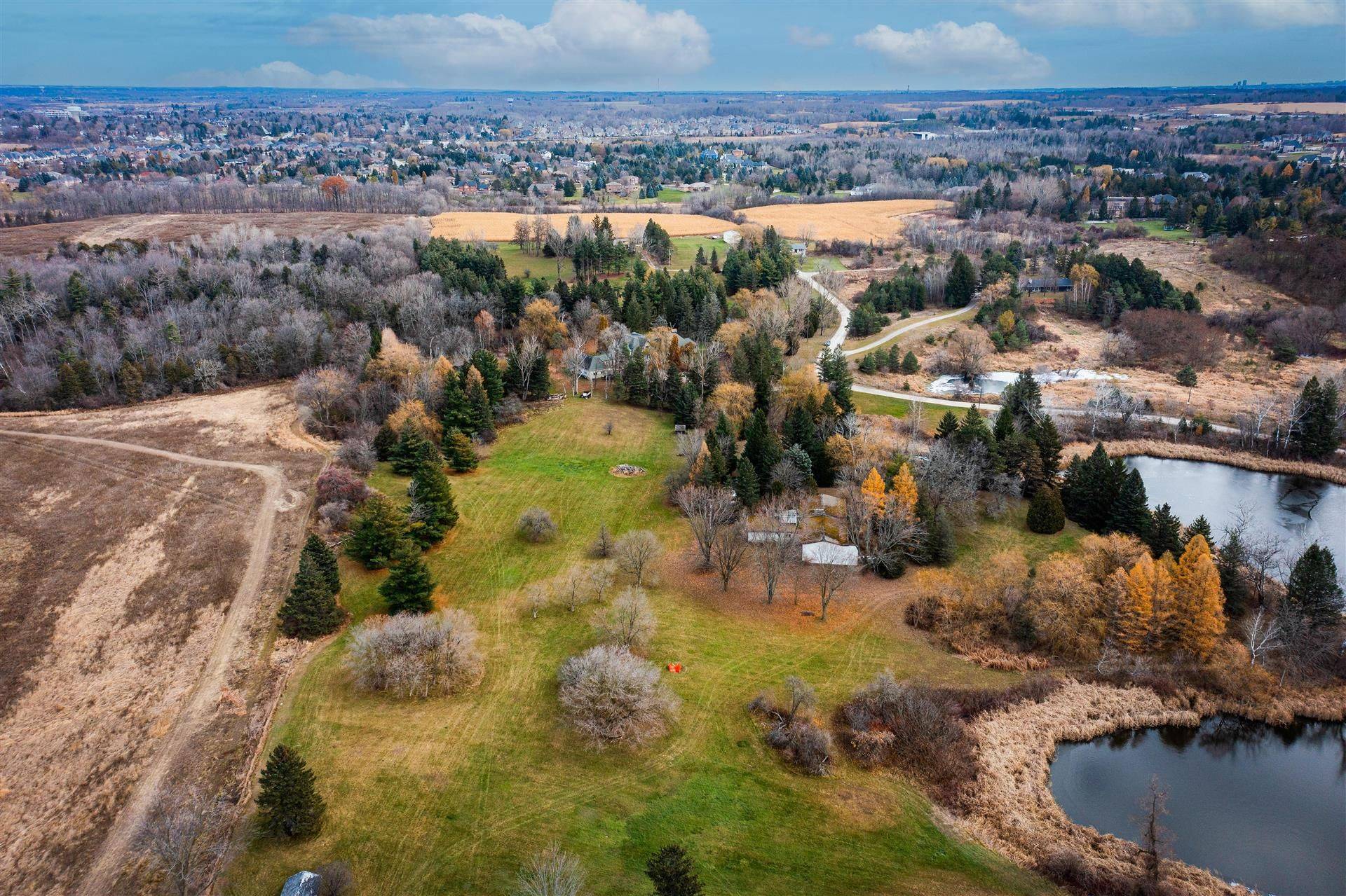 King, ON L7B 1J8,250 South Summit Farm RD