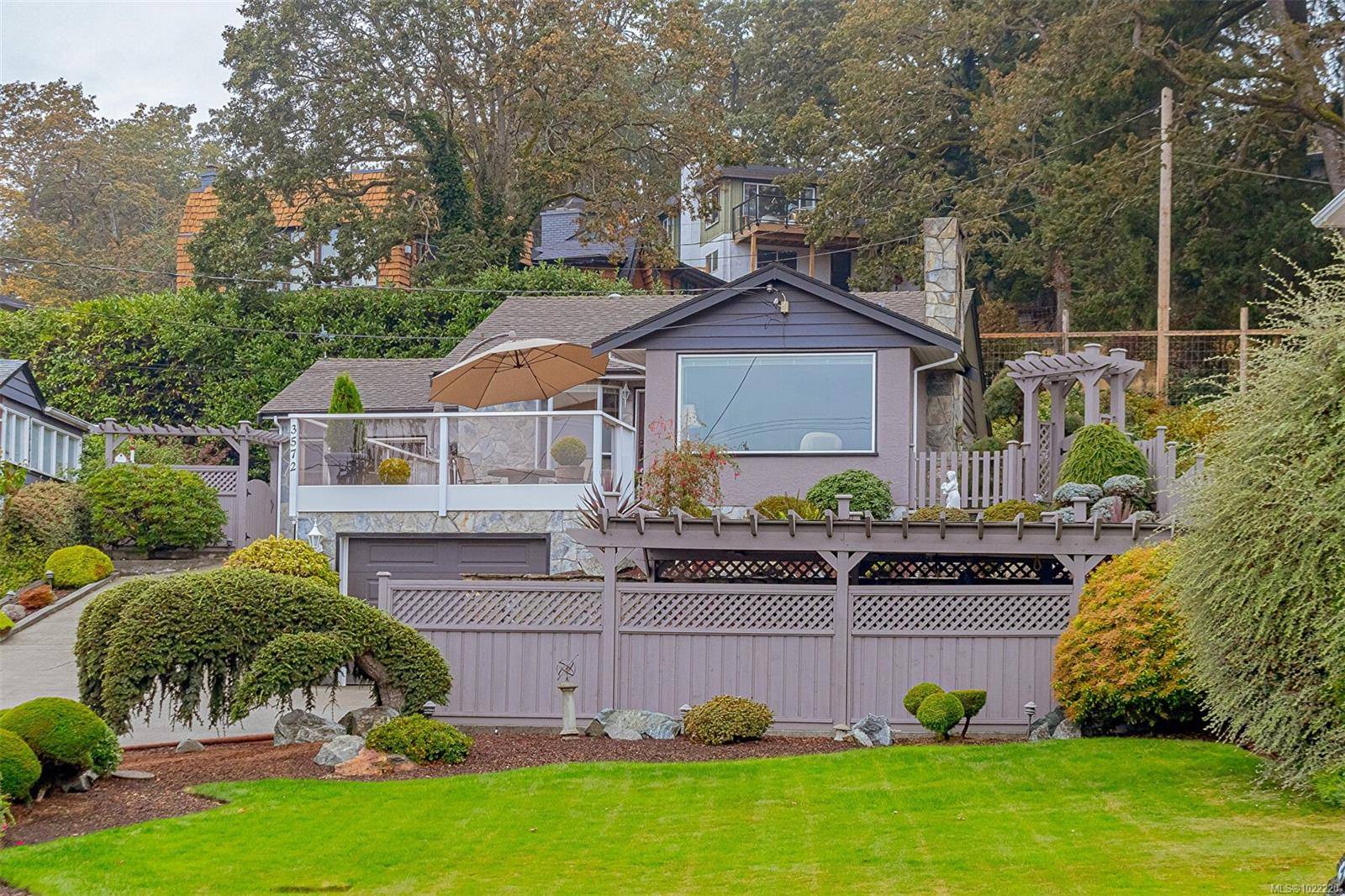 Saanich, BC V8P 3Z1,3572 Cedar Hill Rd