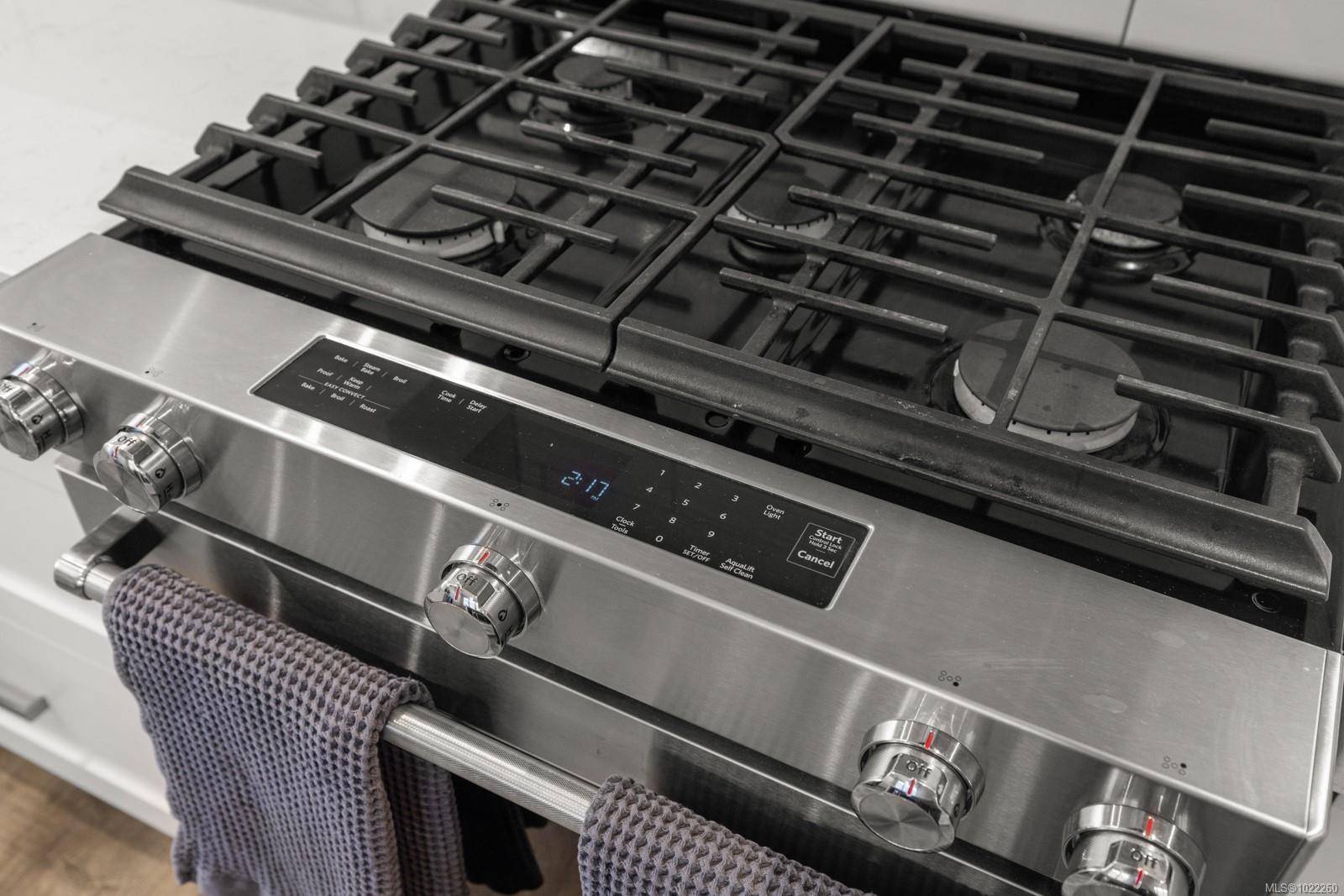 Colwood, BC V9B 2A1,3019 Zen Lane