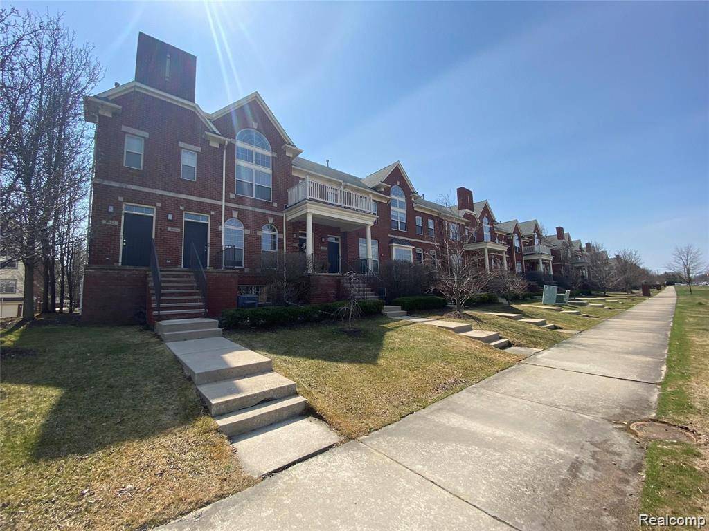 Troy, MI 48084,3046 Camden DR