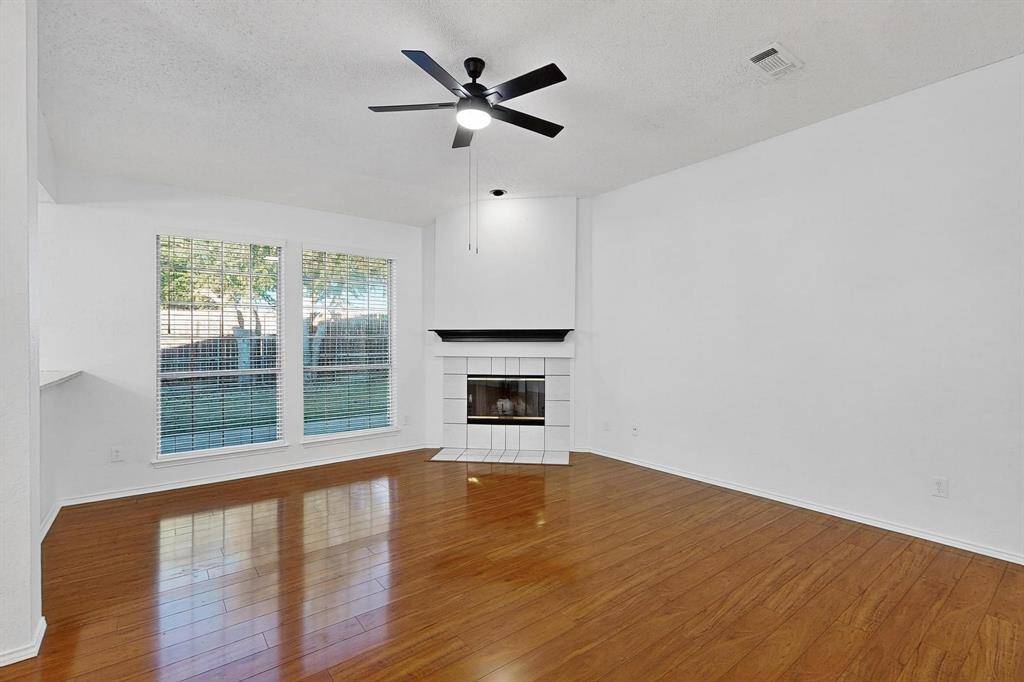 Grand Prairie, TX 75052,3305 Galaway Bay Drive