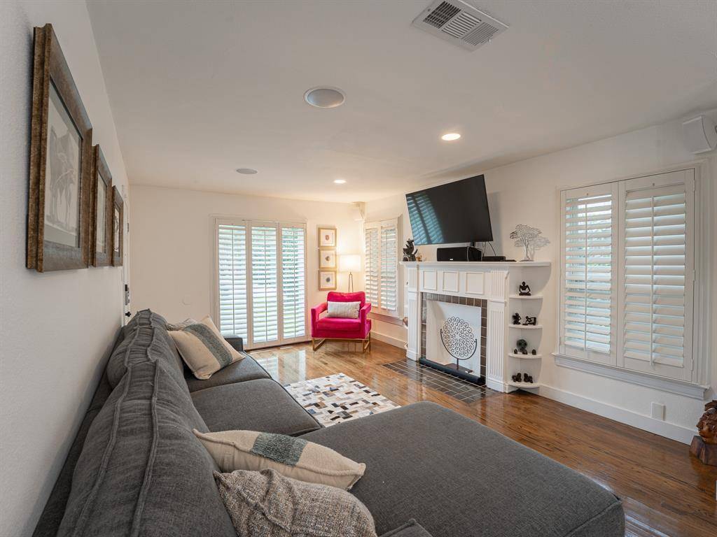 Dallas, TX 75235,5104 Maple Springs Boulevard