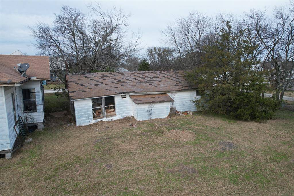 Barry, TX 75102,103 W 3rd Street