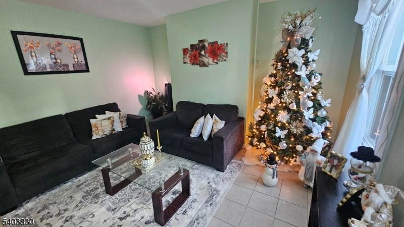 Paterson City, NJ 07501,379 Straight St