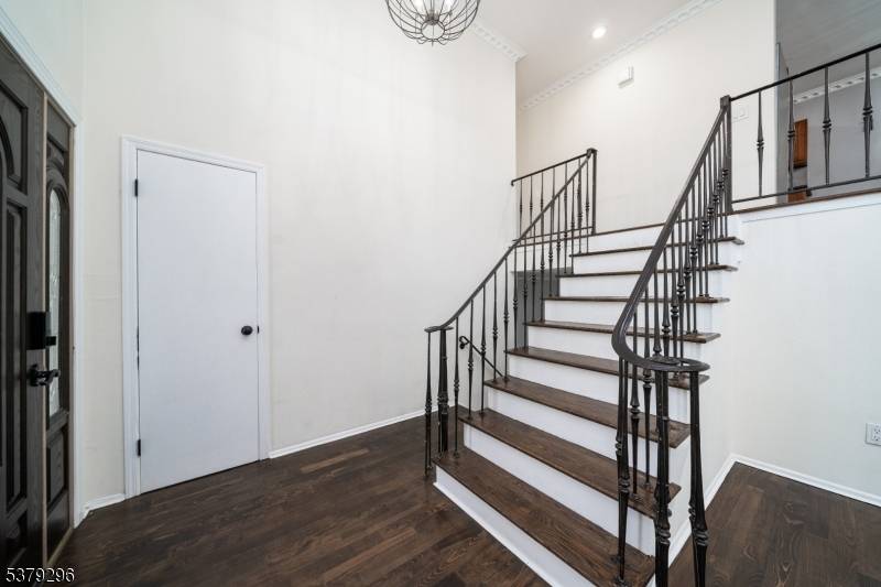 Springfield Twp., NJ 07081,828 Mountain Ave