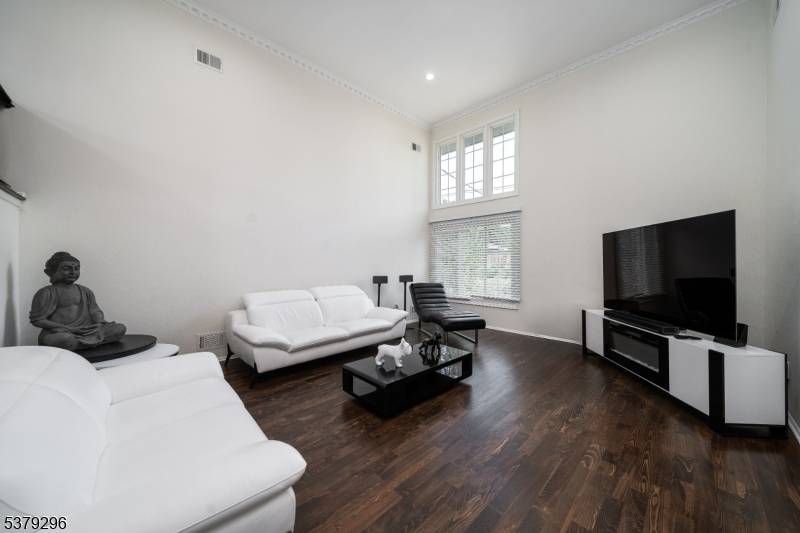 Springfield Twp., NJ 07081,828 Mountain Ave