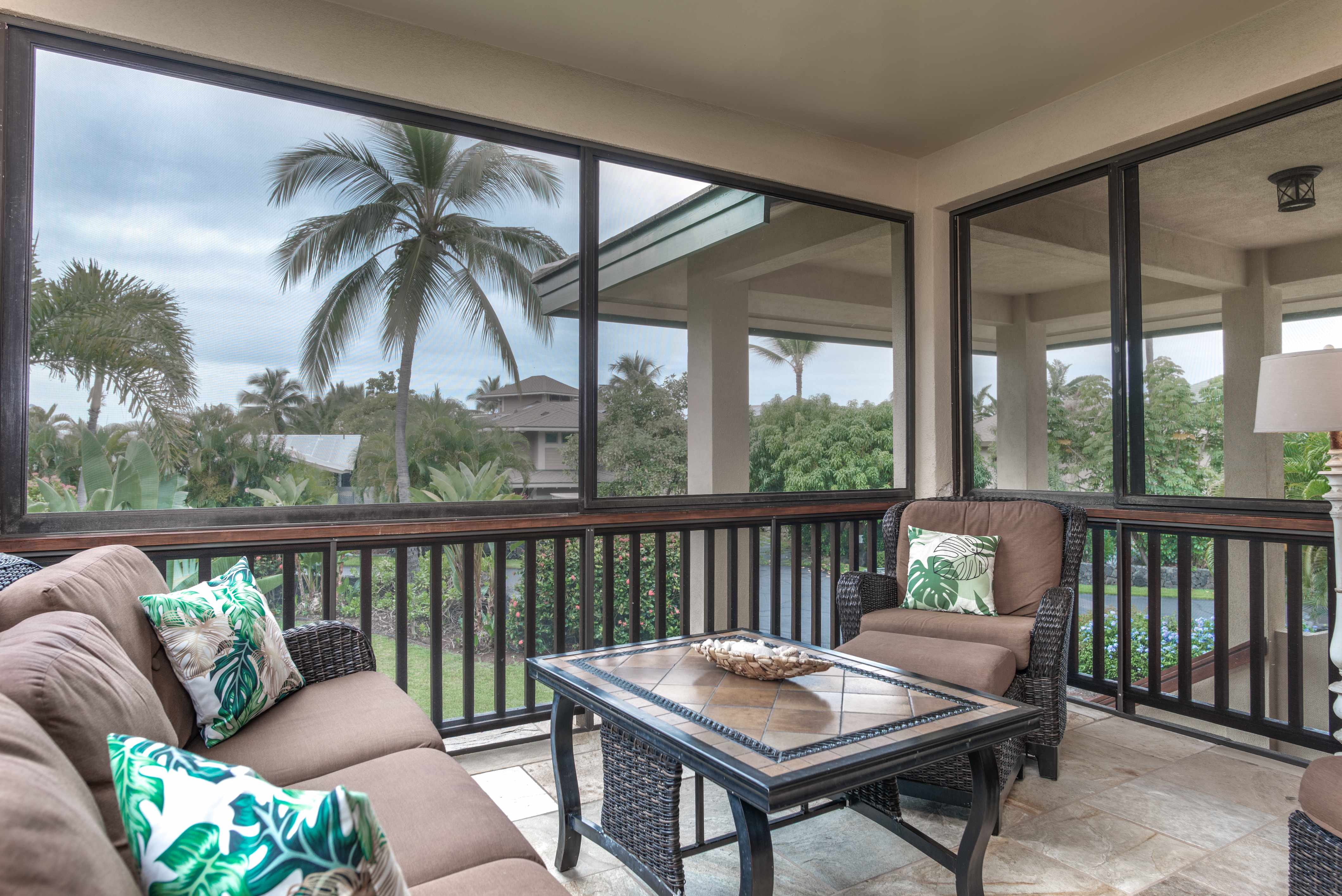 Kailua-kona, HI 96740,75-5521 KONA BAY DR