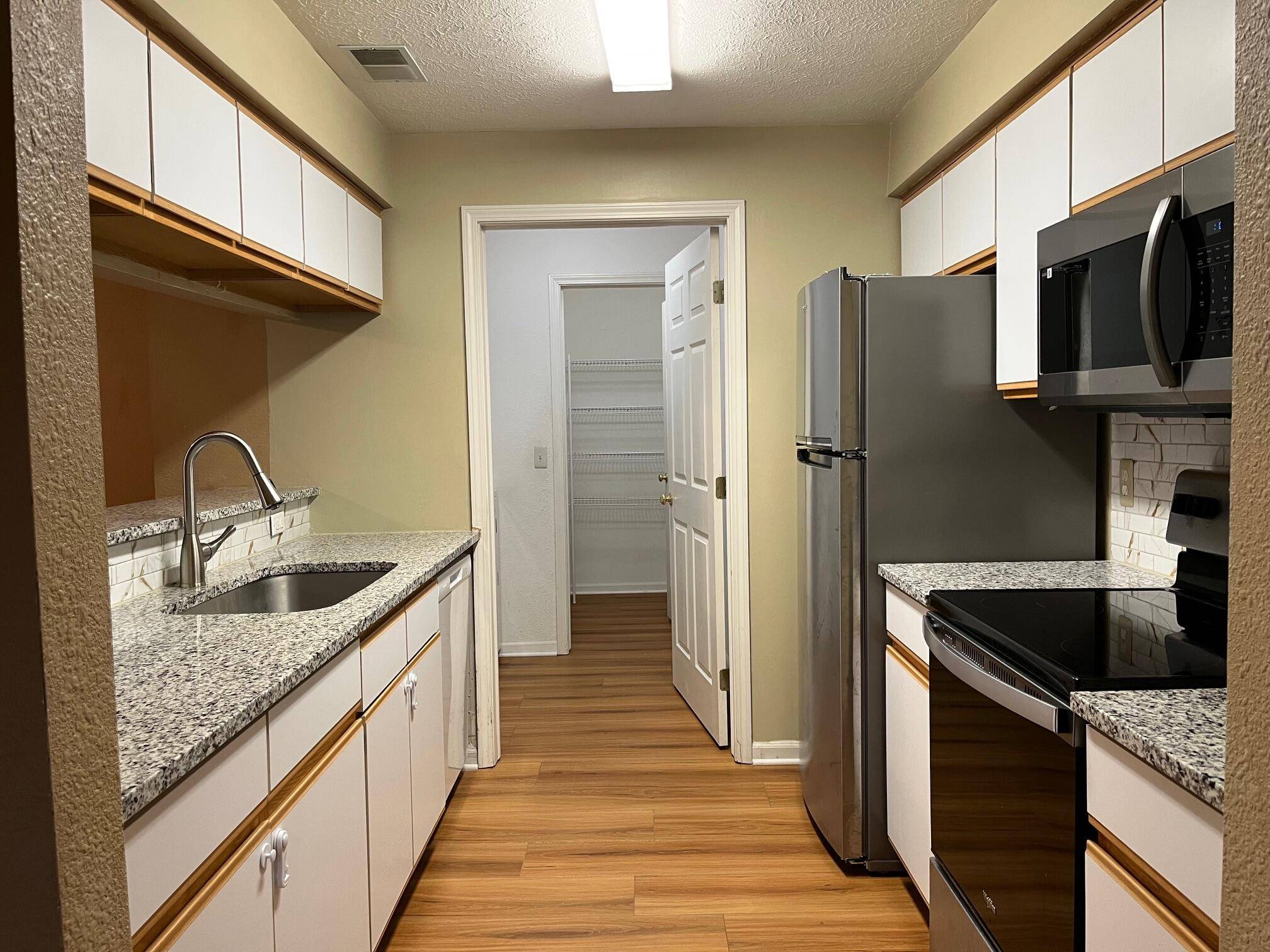 Ann Arbor, MI 48108,1755 Weatherstone DR